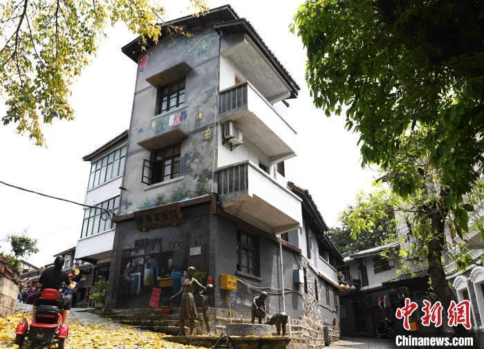 女儿今年19岁 应该和父亲保持怎样的距离游戏画面